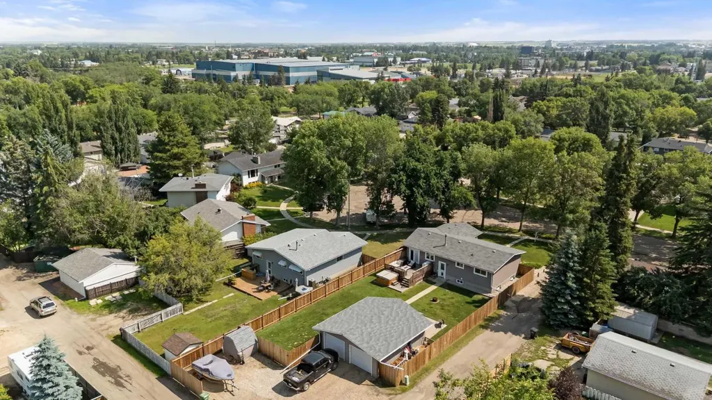 4206 59 Street Close Camrose AB T4V 2H1