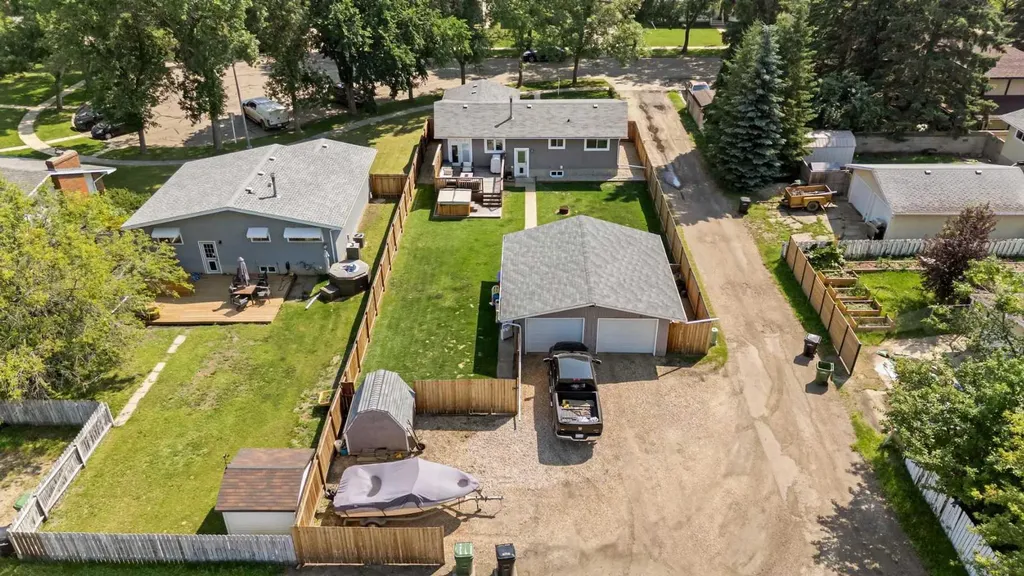 4206 59 Street Close Camrose AB T4V 2H1