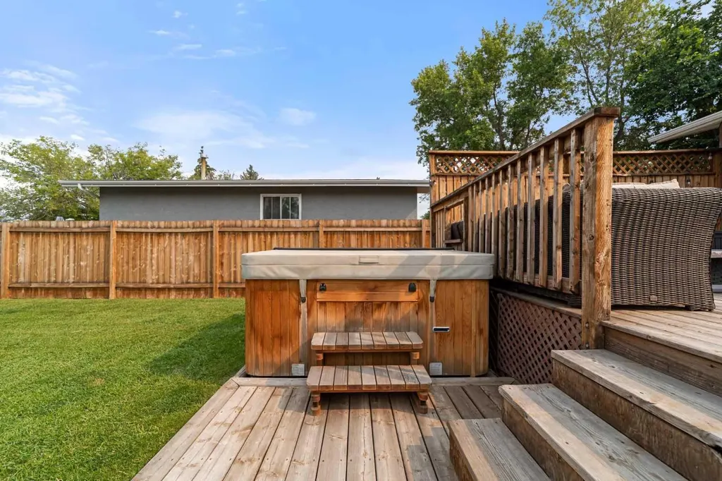 4206 59 Street Close Camrose AB T4V 2H1