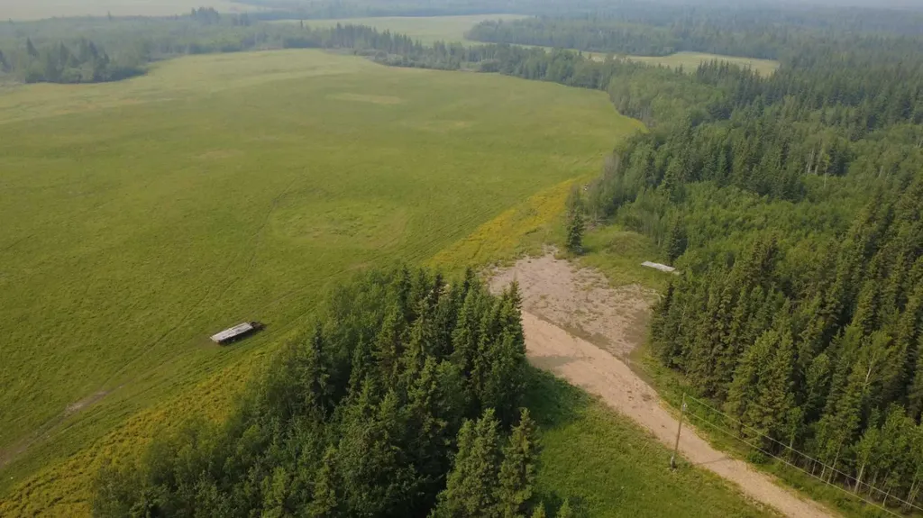 NE16-84-3-W6 Range Road 33 Rural Clear Hills County AB T0H 1L0
