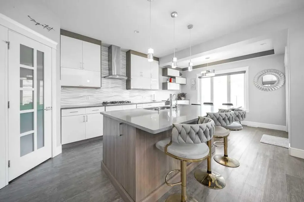 218 Prospect Drive E Fort Mcmurray AB T9K0W7