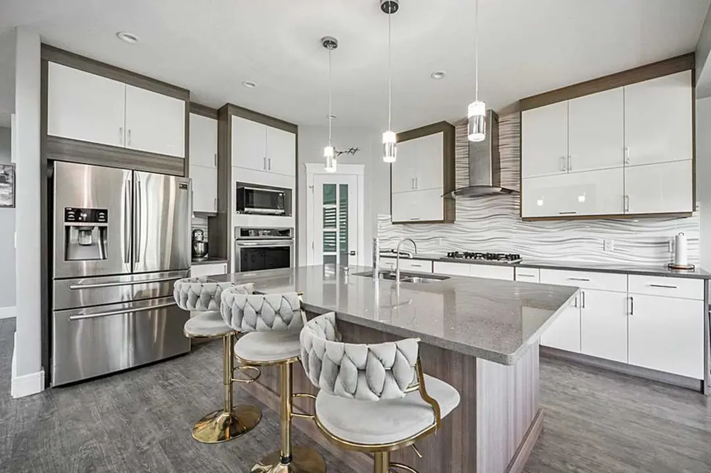 218 Prospect Drive E Fort Mcmurray AB T9K0W7