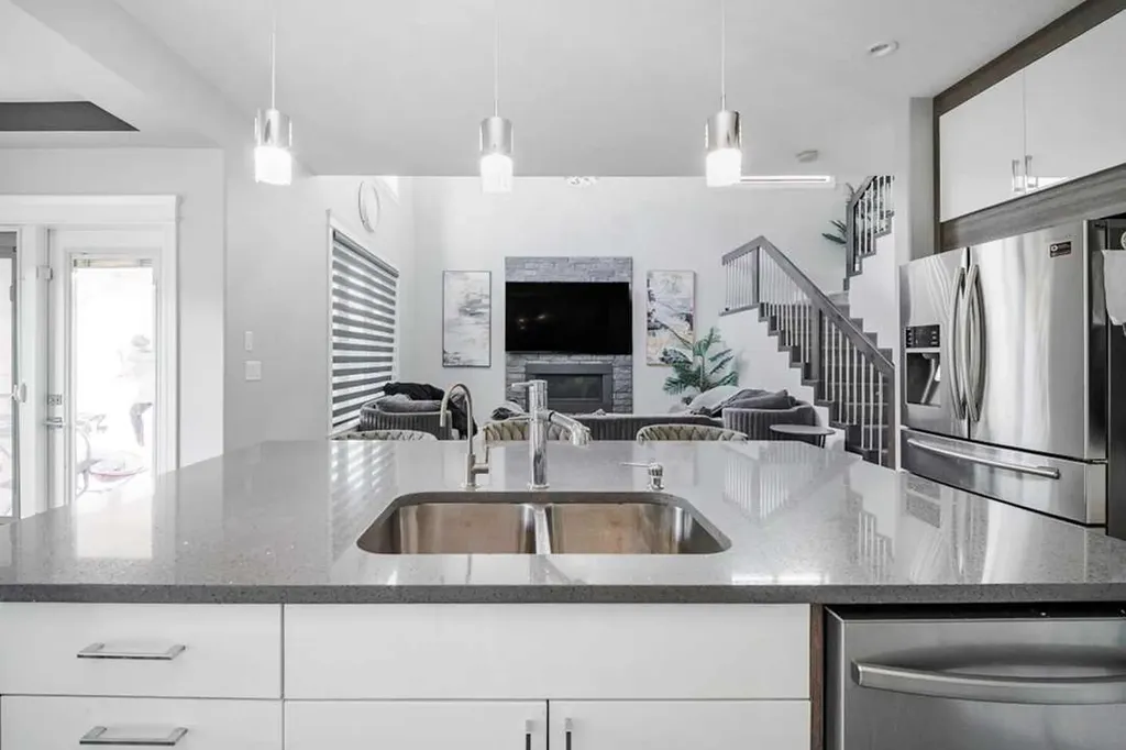 218 Prospect Drive E Fort Mcmurray AB T9K0W7