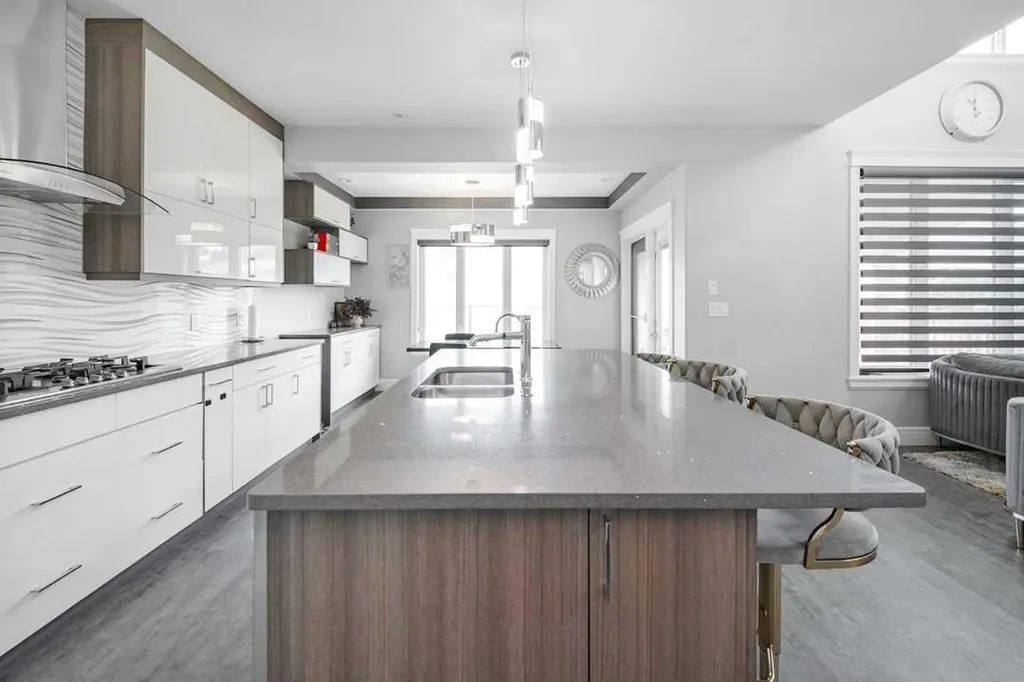 218 Prospect Drive E Fort Mcmurray AB T9K0W7