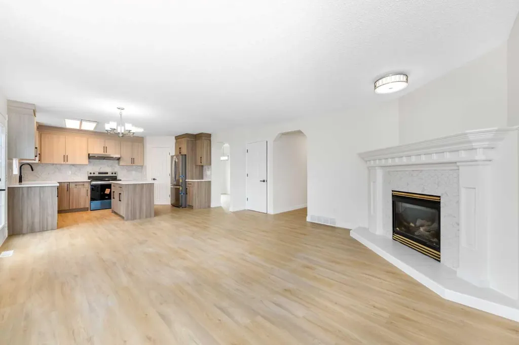 28 Coral Reef Link NE Calgary AB T3J3Y5