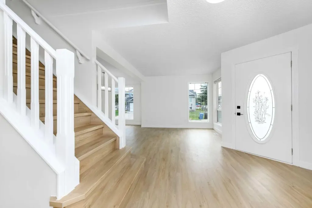 28 Coral Reef Link NE Calgary AB T3J3Y5