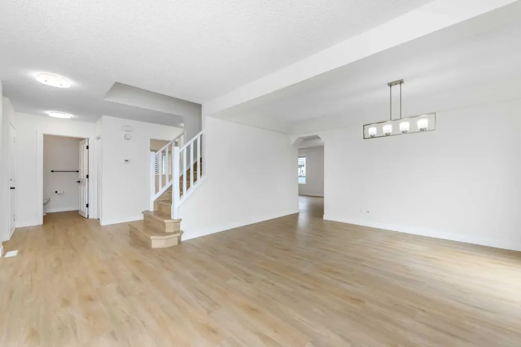 28 Coral Reef Link NE Calgary AB T3J3Y5