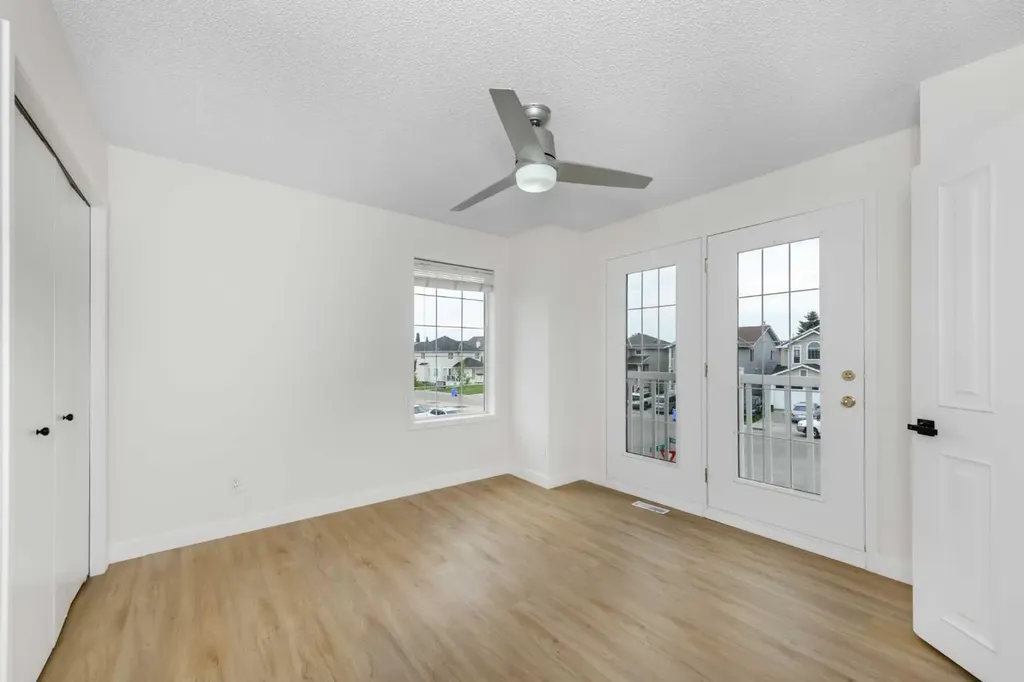 28 Coral Reef Link NE Calgary AB T3J3Y5