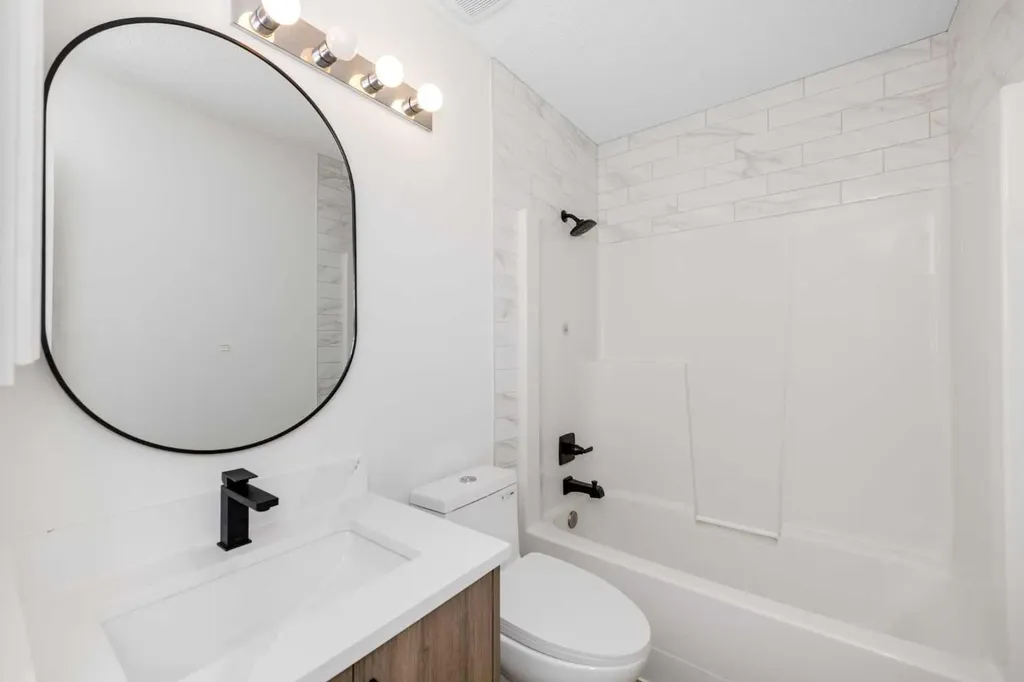 28 Coral Reef Link NE Calgary AB T3J3Y5