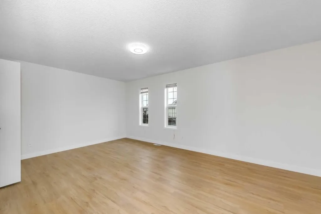 28 Coral Reef Link NE Calgary AB T3J3Y5