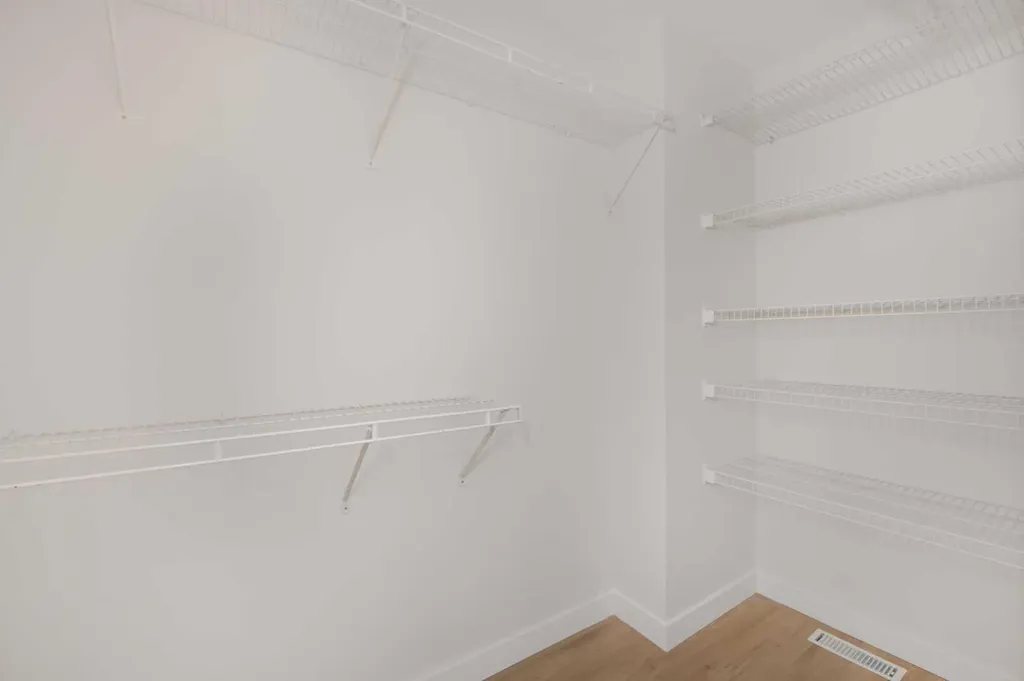 28 Coral Reef Link NE Calgary AB T3J3Y5