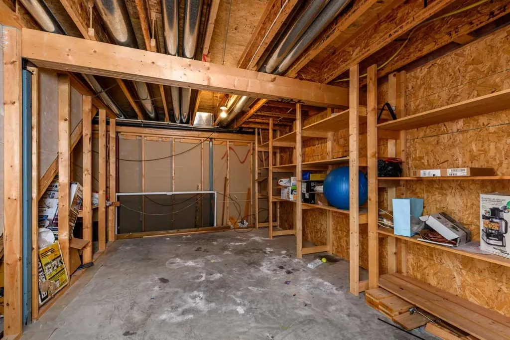 28 Coral Reef Link NE Calgary AB T3J3Y5