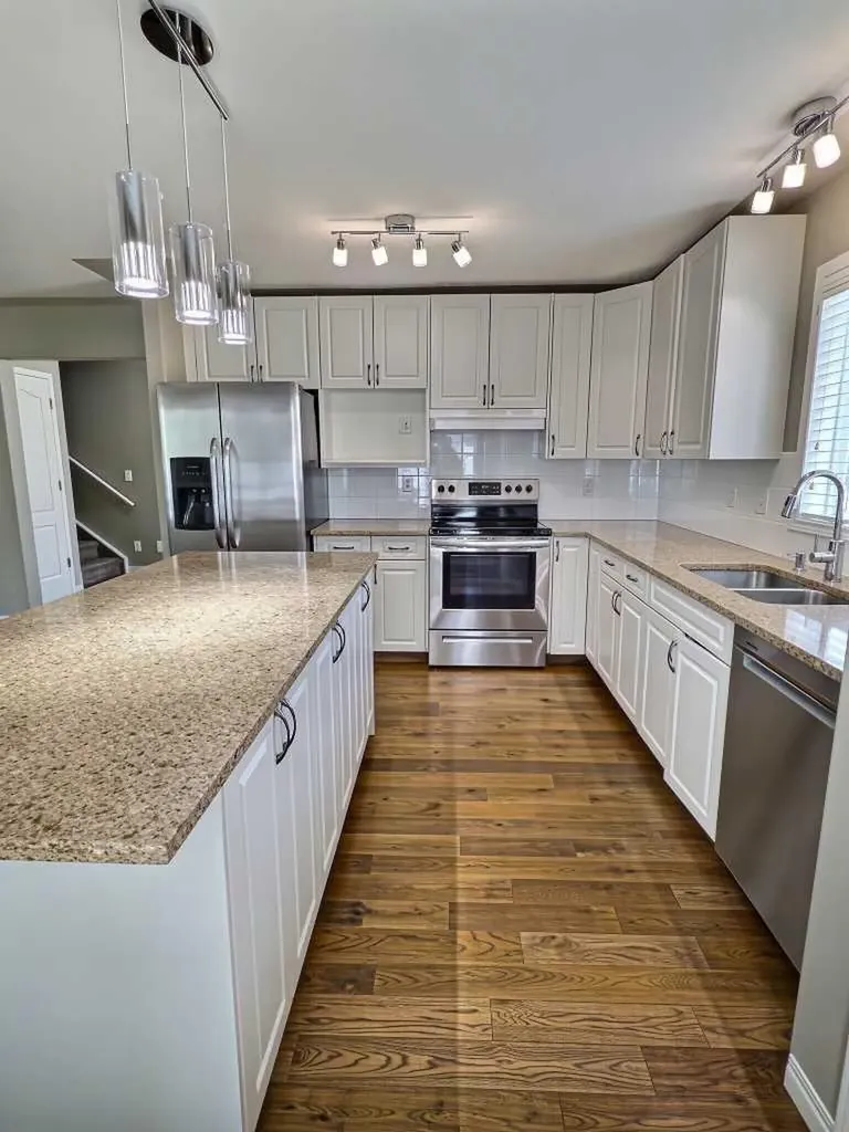 185 Tuscarora Close NW Calgary AB T3L 2E3