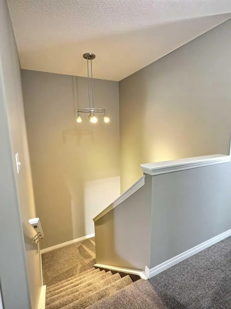 185 Tuscarora Close NW Calgary AB T3L 2E3