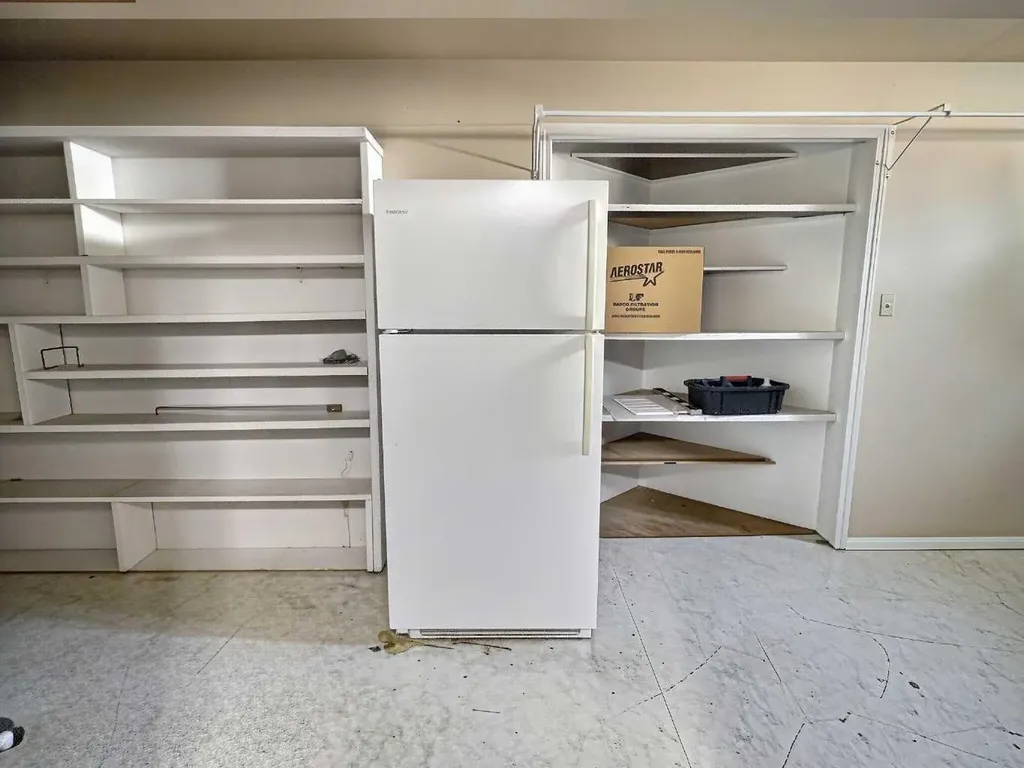 185 Tuscarora Close NW Calgary AB T3L 2E3