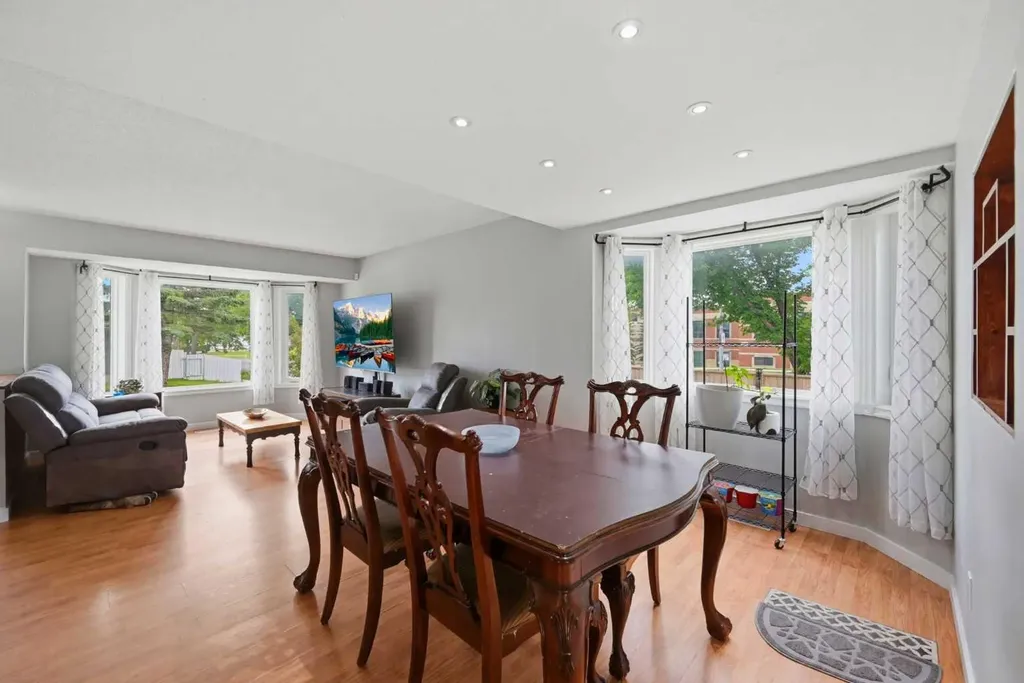 7 Falshire Close NE Calgary AB T3J 3A3