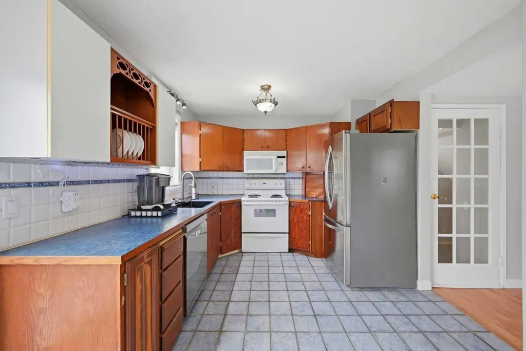 7 Falshire Close NE Calgary AB T3J 3A3