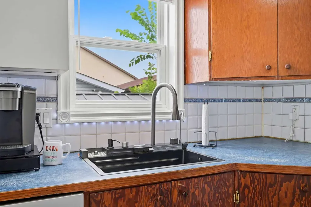 7 Falshire Close NE Calgary AB T3J 3A3