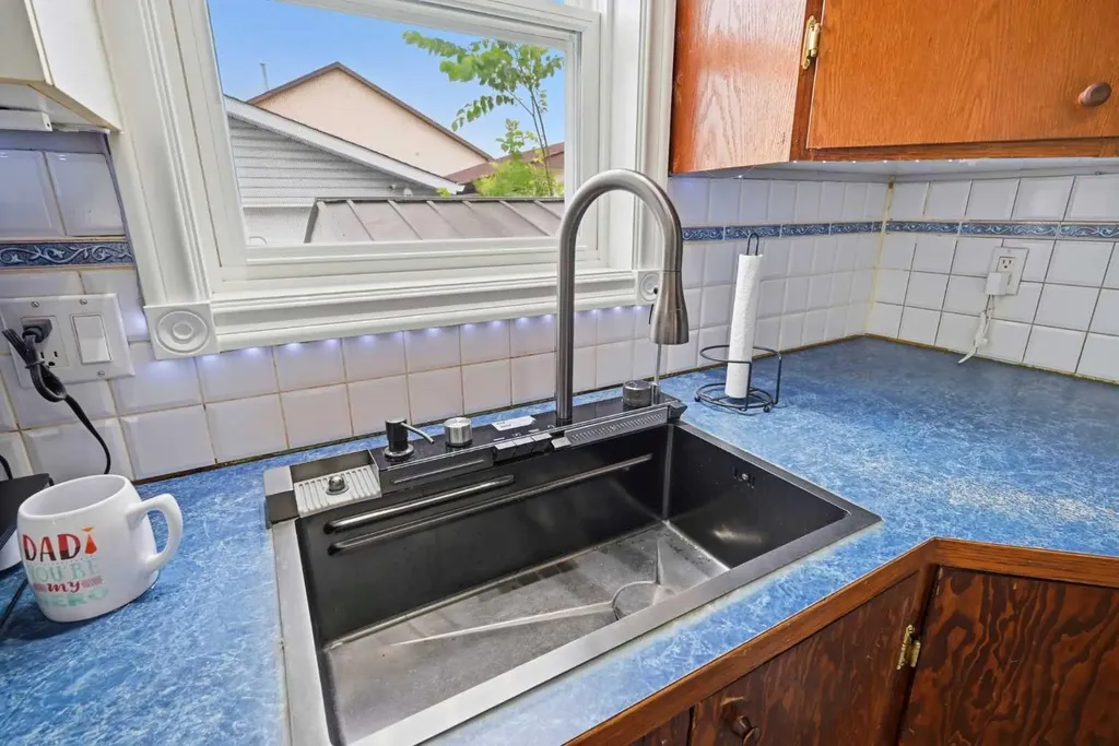 7 Falshire Close NE Calgary AB T3J 3A3