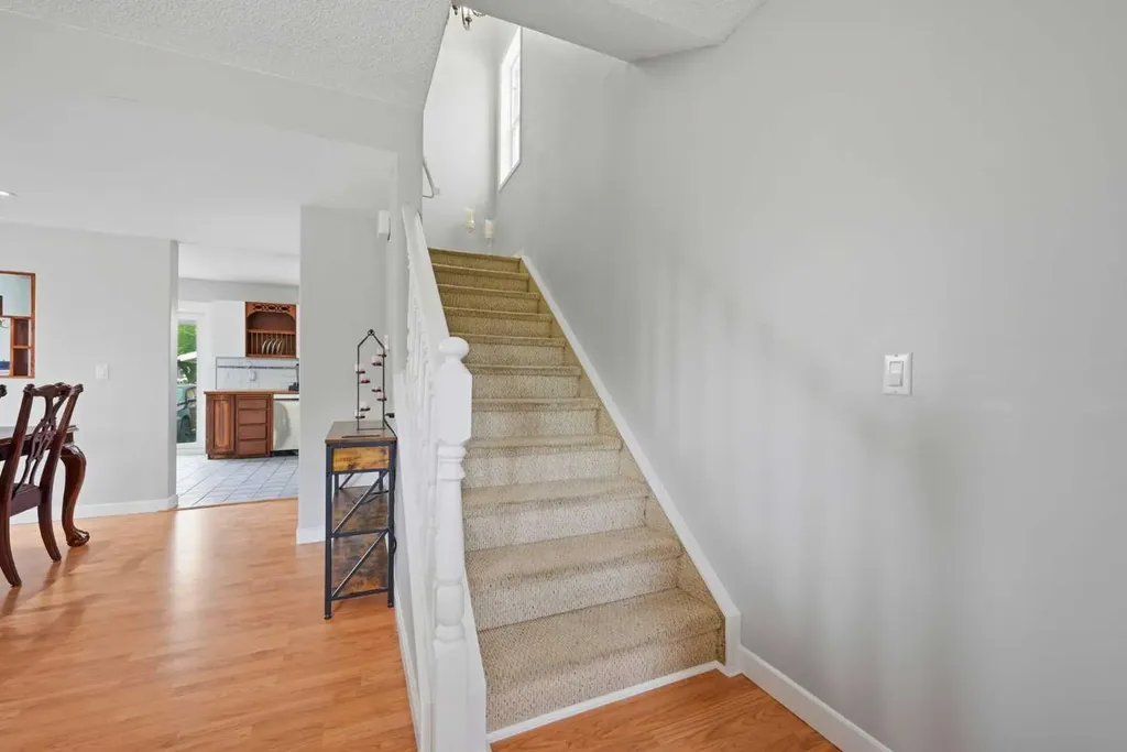 7 Falshire Close NE Calgary AB T3J 3A3