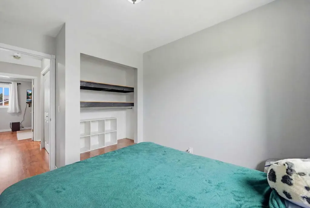 7 Falshire Close NE Calgary AB T3J 3A3