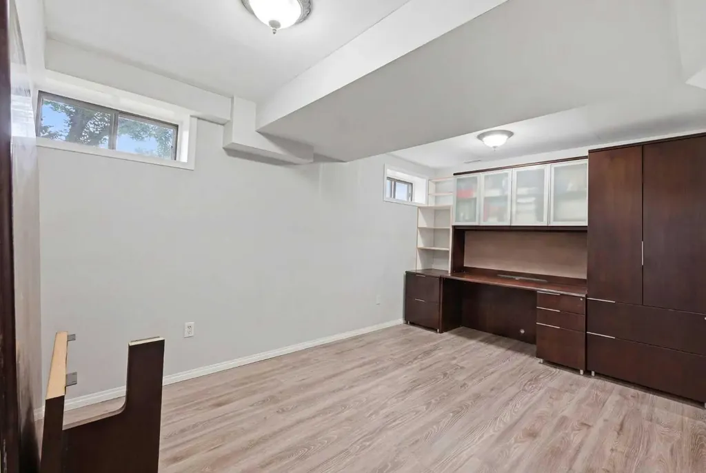 7 Falshire Close NE Calgary AB T3J 3A3