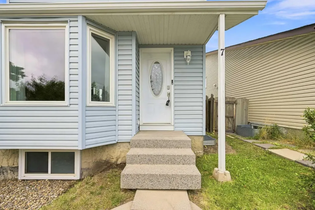 7 Falshire Close NE Calgary AB T3J 3A3