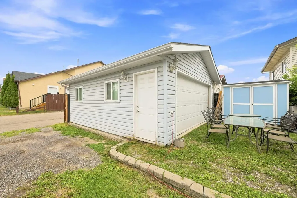 7 Falshire Close NE Calgary AB T3J 3A3