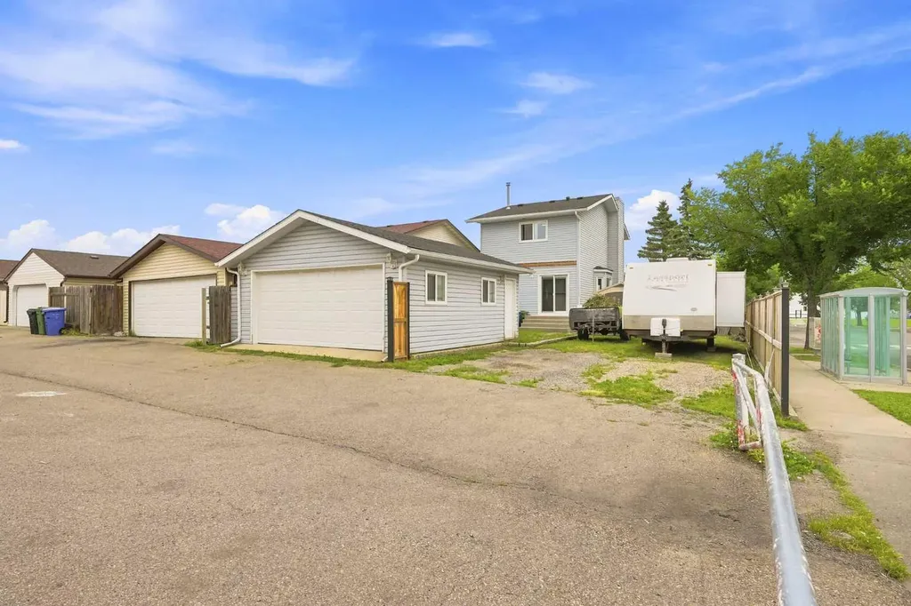 7 Falshire Close NE Calgary AB T3J 3A3