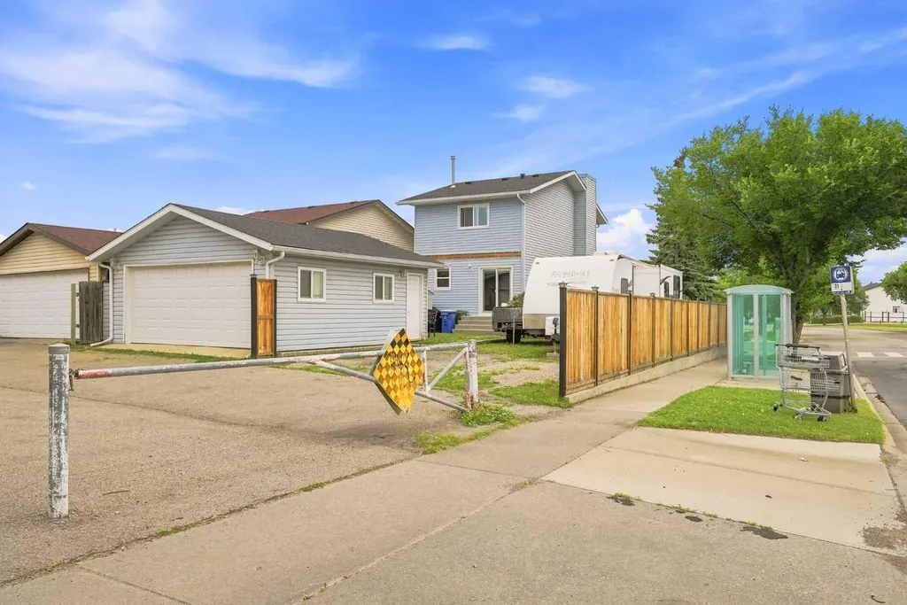 7 Falshire Close NE Calgary AB T3J 3A3