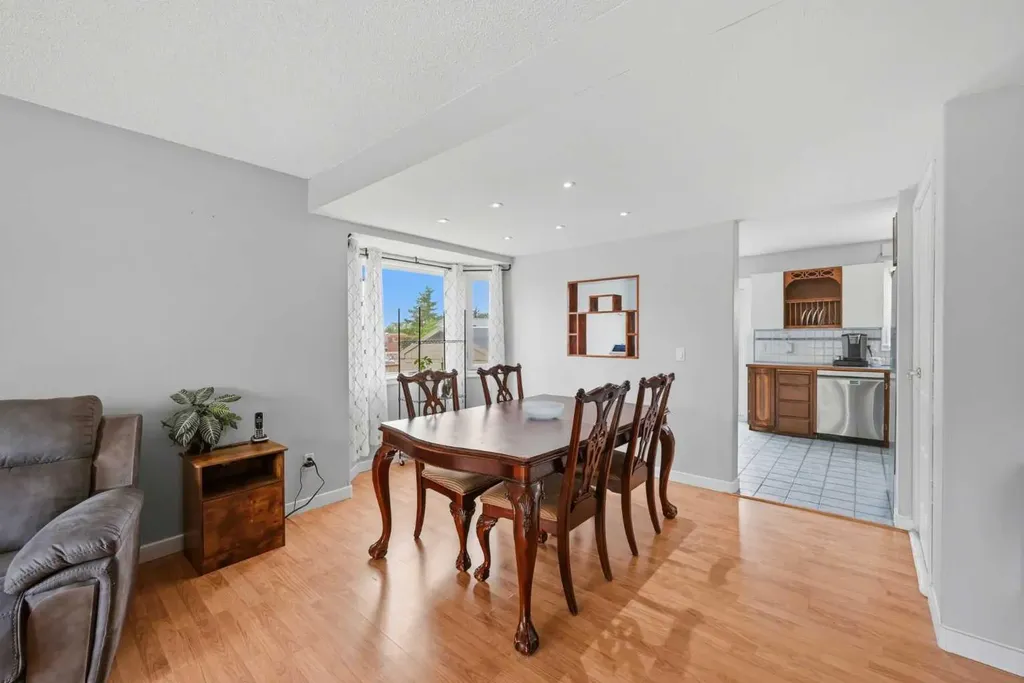 7 Falshire Close NE Calgary AB T3J 3A3