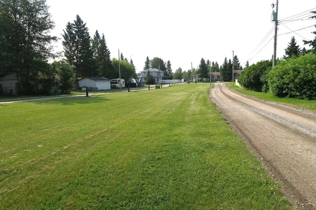 207 4 Street NW Sundre AB T0M 1X0