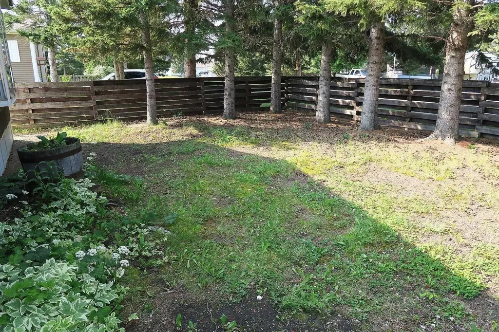 207 4 Street NW Sundre AB T0M 1X0