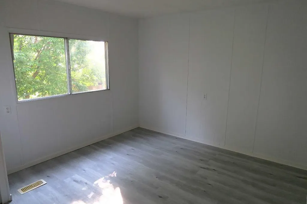 207 4 Street NW Sundre AB T0M 1X0