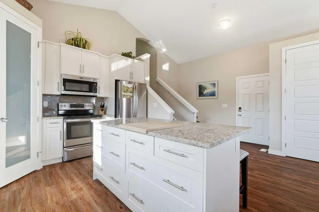 404 Seclusion Valley Drive NE Diamond Valley AB T0L2A0