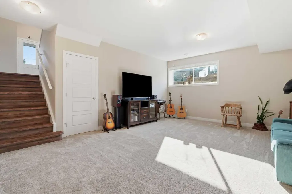 404 Seclusion Valley Drive NE Diamond Valley AB T0L2A0