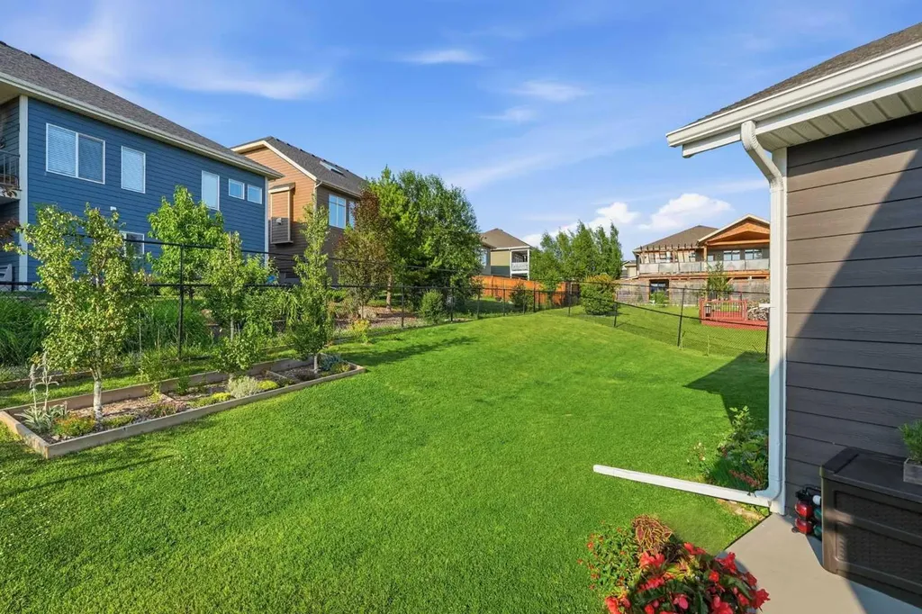 404 Seclusion Valley Drive NE Diamond Valley AB T0L2A0