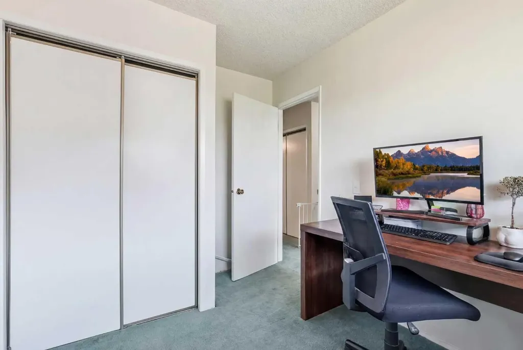 6503 Ranchview Drive NW Calgary AB T3G 1P2
