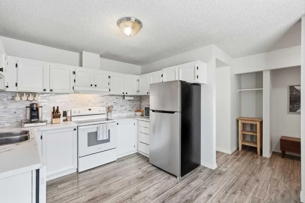 6503 Ranchview Drive NW Calgary AB T3G 1P2
