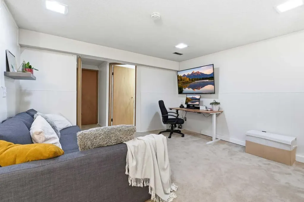 6503 Ranchview Drive NW Calgary AB T3G 1P2