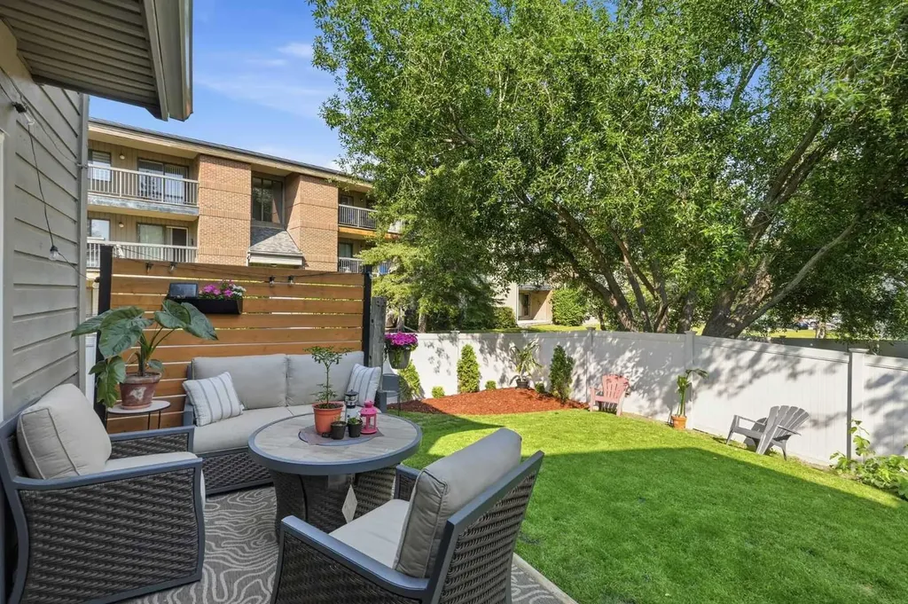 6503 Ranchview Drive NW Calgary AB T3G 1P2