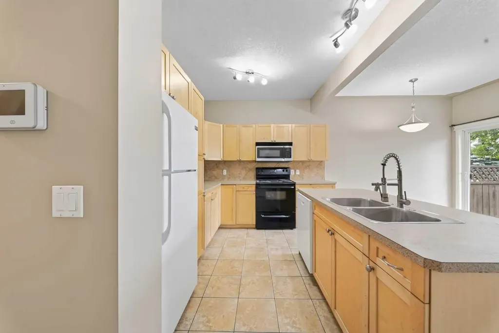 620 Luxstone Landing SW Airdrie AB T4B 0B5