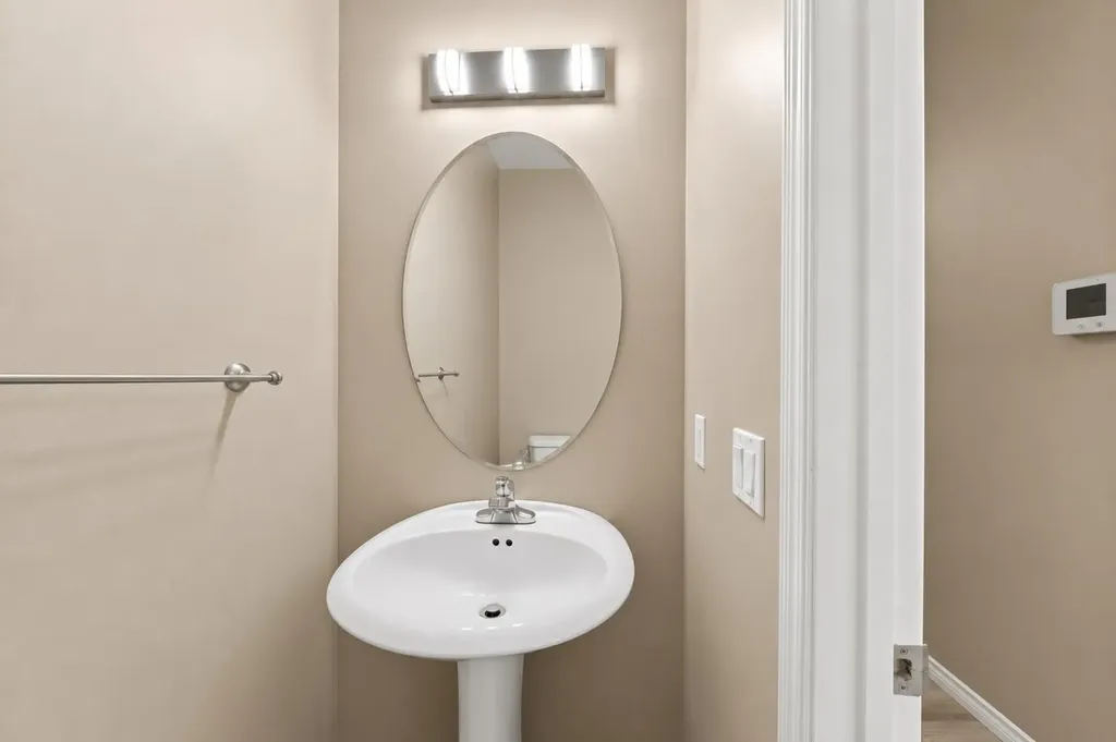 620 Luxstone Landing SW Airdrie AB T4B 0B5