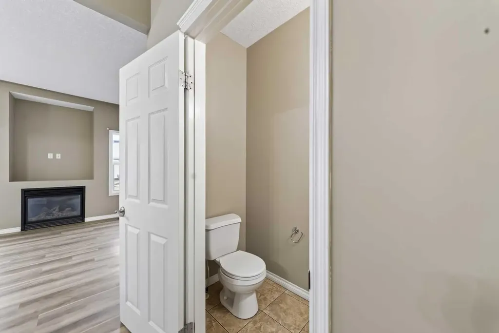 620 Luxstone Landing SW Airdrie AB T4B 0B5
