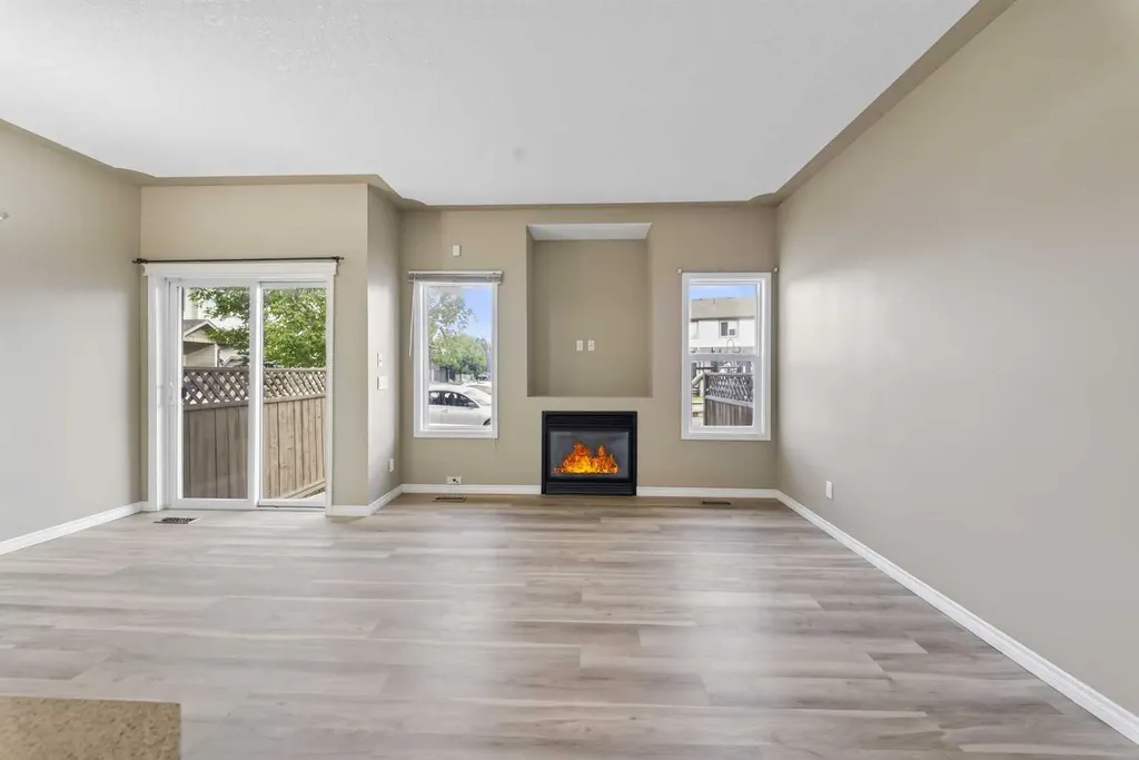620 Luxstone Landing SW Airdrie AB T4B 0B5