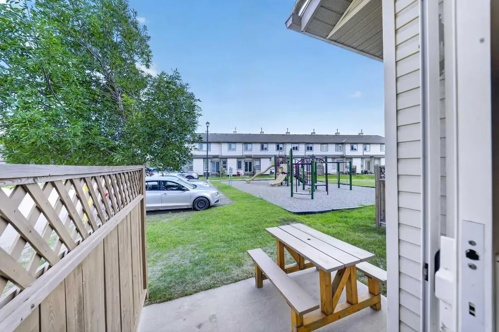 620 Luxstone Landing SW Airdrie AB T4B 0B5