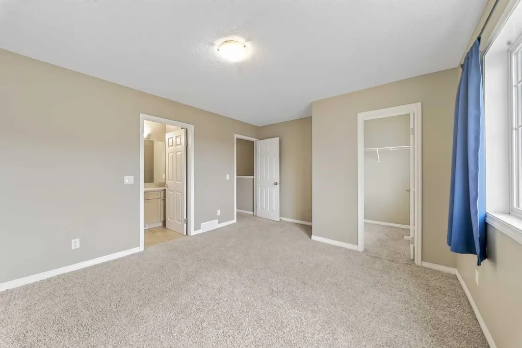 620 Luxstone Landing SW Airdrie AB T4B 0B5