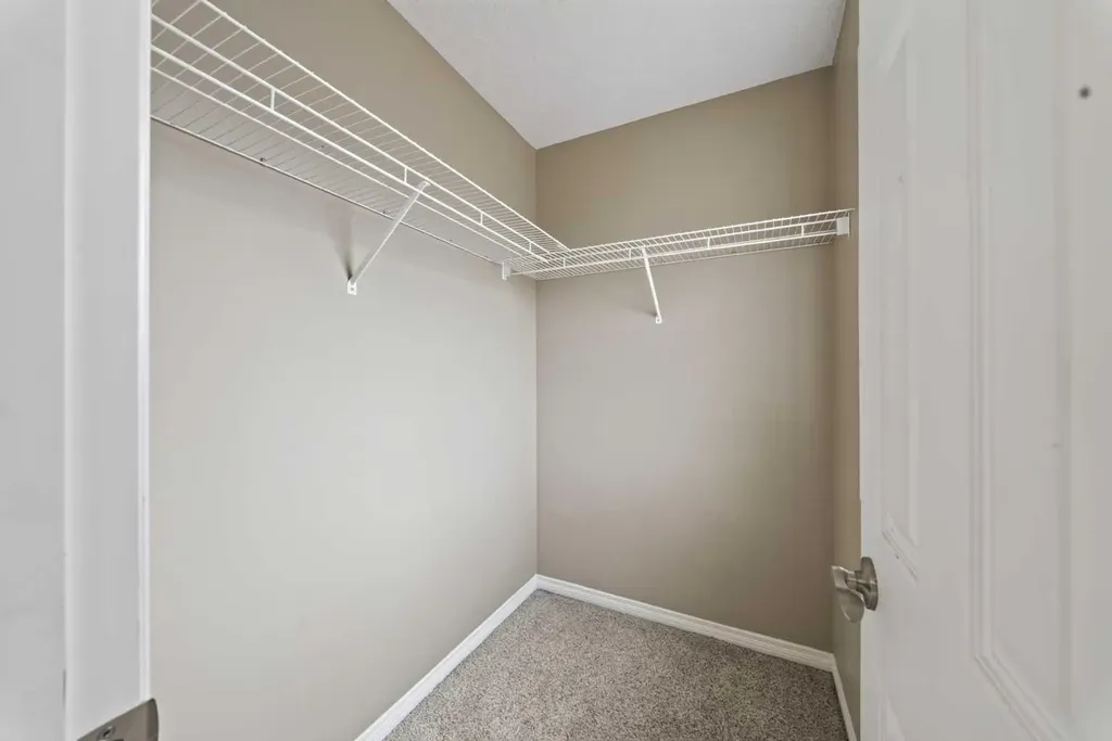 620 Luxstone Landing SW Airdrie AB T4B 0B5