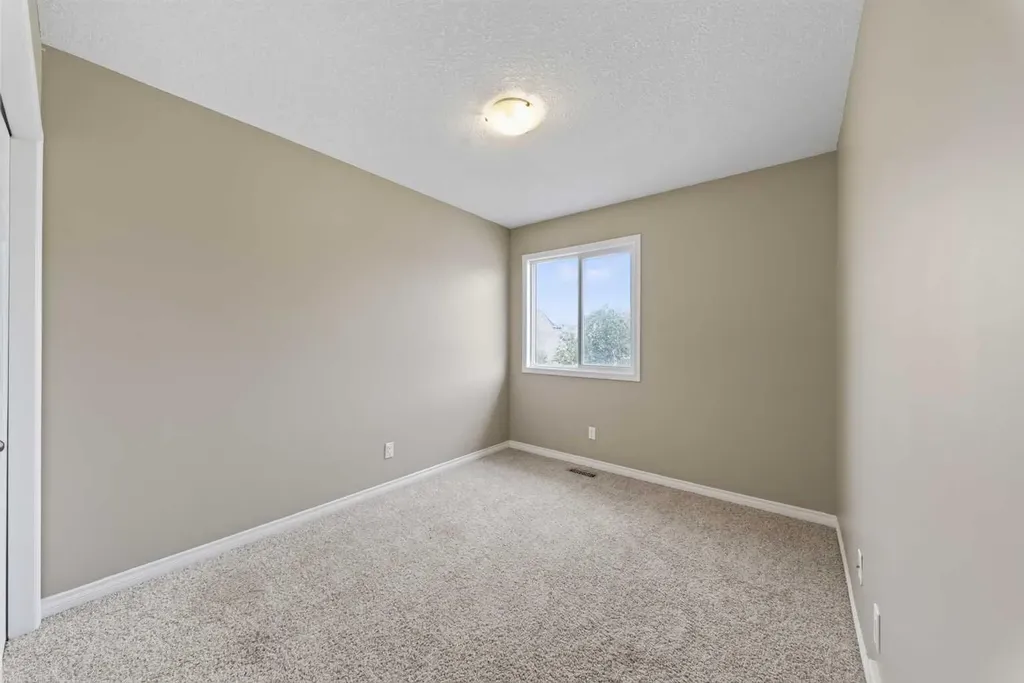620 Luxstone Landing SW Airdrie AB T4B 0B5