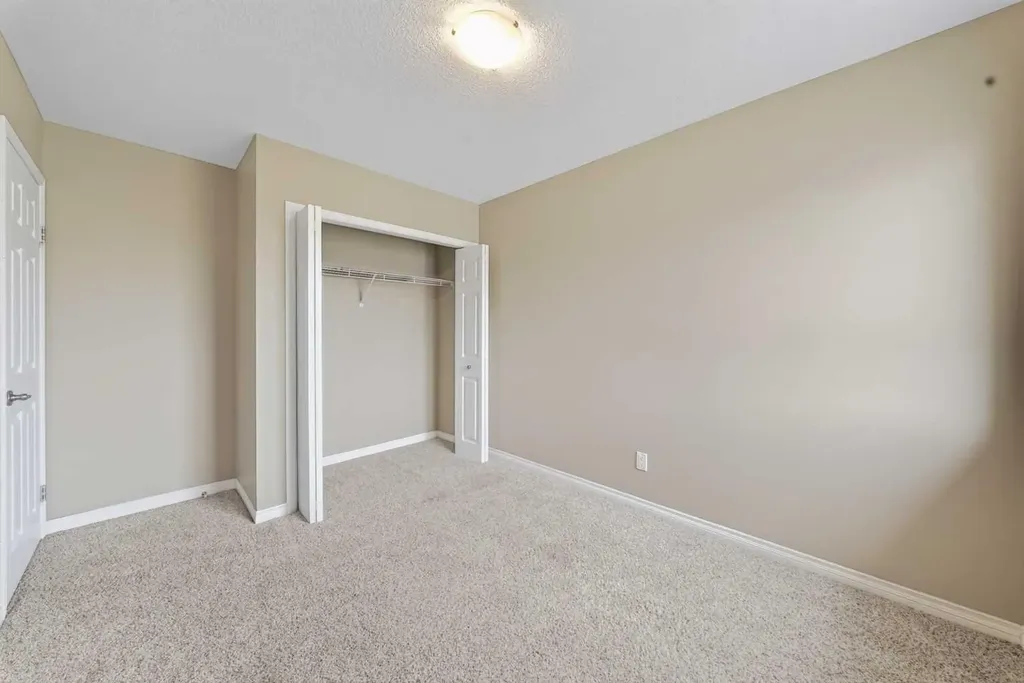 620 Luxstone Landing SW Airdrie AB T4B 0B5